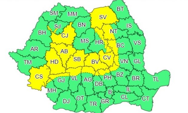 Meteorologii au emis Cod Galben de furtuni în Argeș