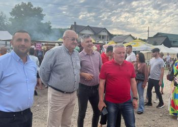 Social-democrații argeșeni, în mijlocul gospodarilor din Beleți-Negrești!