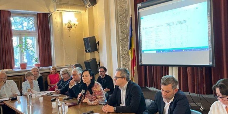 Consultări ample pentru legea salarizării. Instituțiile publice și sindicatele din administrație au prezentat propuneri pentru eliminarea inechităților