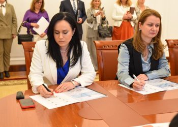 Simona Bucura Oprescu – ministrul Muncii și Solidarității Sociale: Combaterea consumului de droguri în școli, prevenirea cazurilor de bullyng și a celor de violență sunt o prioritate pentru Guvernul României!