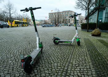 Trotinetele electrice şi bicicletele electrice intră sub umbrela termenului „vehiculelor“ în legea modificată a RCA