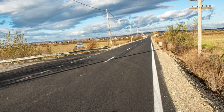 Noi lucrări pe drumurile județene din Argeș
