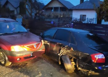 Accident cu trei mașini la Mărăcineni