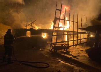 Incendiu la Dâmbovicioara