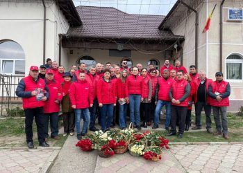 Echipa PSD Argeș, alături de oamenii din târgul de la Stâlpeni