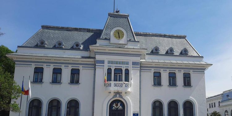 Au început lucrările de renovare energetică a sediului Primăriei Municipiului Pitești