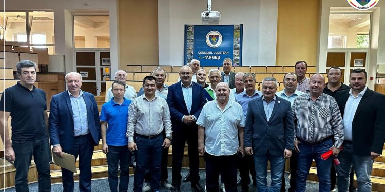 Microbuze electrice pentru elevii din comunele argeșene