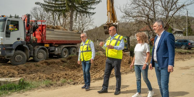 Ion Mînzînă: Am început asfaltarea DJ 739 la Beleți-Negrești