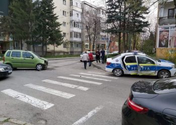 Mașină de poliție implicată într-o coliziune