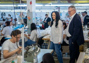 Ministrul Muncii și Solidarității Sociale, Simona Bucura Oprescu, și comisarul european pentru locuri de muncă și drepturi sociale, Nicolas Schmit, vizită oficială în Dâmbovița