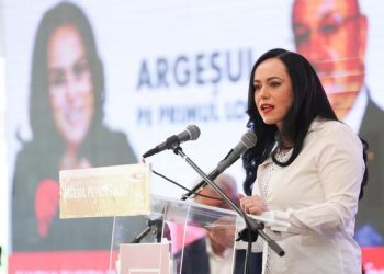 Premierul Marcel Ciolacu: ”Simona Bucura-Oprescu va rămâne în istoria Guvernului României și a Ministerului ca cel mai performant ministru al Muncii!”