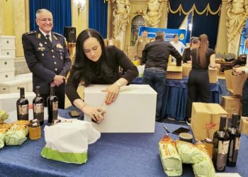 𝐎𝐧𝐨𝐫 𝐚𝐝𝐮𝐬 𝐝𝐞 𝐦𝐢𝐧𝐢𝐬𝐭𝐫𝐮𝐥 𝐒𝐢𝐦𝐨𝐧𝐚 𝐁𝐮𝐜𝐮𝐫𝐚-𝐎𝐩𝐫𝐞𝐬𝐜𝐮 𝐯𝐞𝐭𝐞𝐫𝐚𝐧𝐢𝐥𝐨𝐫 𝐝𝐞 𝐫𝐚̆𝐳𝐛𝐨𝐢 𝐝𝐢𝐧 𝐑𝐨𝐦𝐚̂𝐧𝐢𝐚