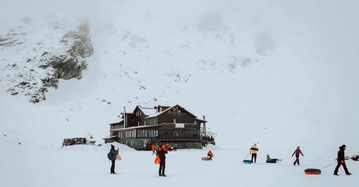 Zăpadă de 22 de centimetri la Bâlea Lac, în Munţii Făgăraş