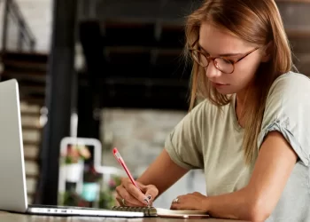 Schimbări în programul EURO 200 pentru elevi şi studenţi