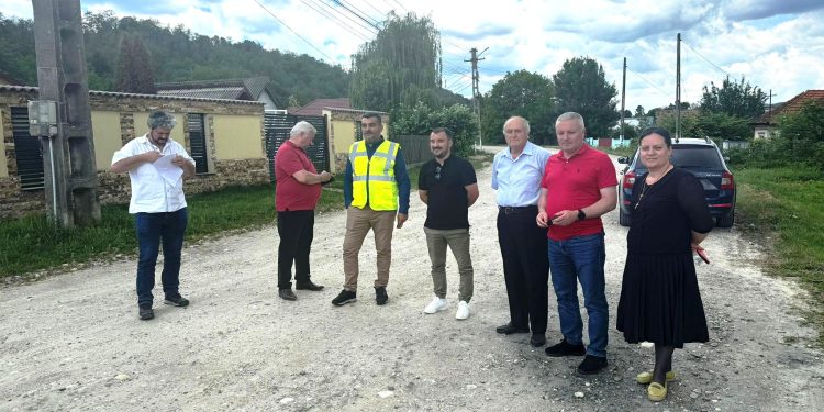 Se asfaltează DJ 731D la Valea Nandrii în Dârmănești