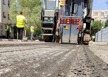 Lucrări pe o stradă importantă din Mioveni