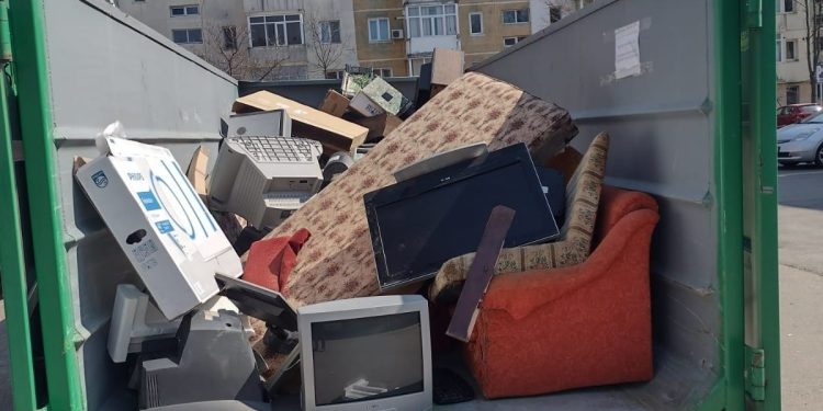Campanie de colectare GRATUITĂ a deșeurilor voluminoase și DEEE, în Pitești!
