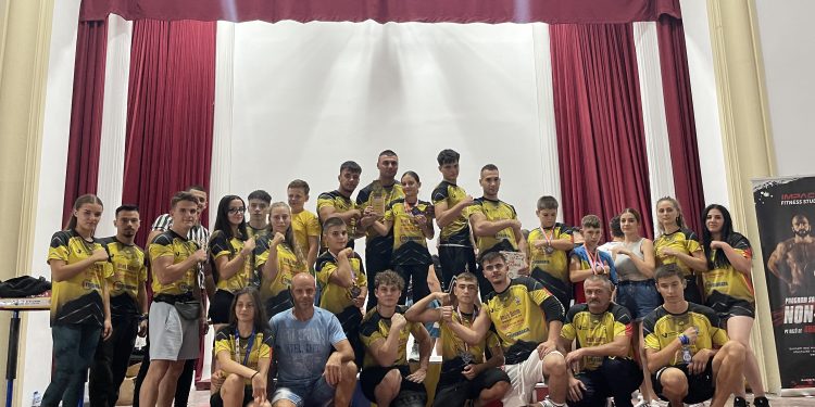 Cei mai puternici oameni din țară s-au întrecut, duminică, la Pitești, la Cupa României la Skandenberg-Armwrestling