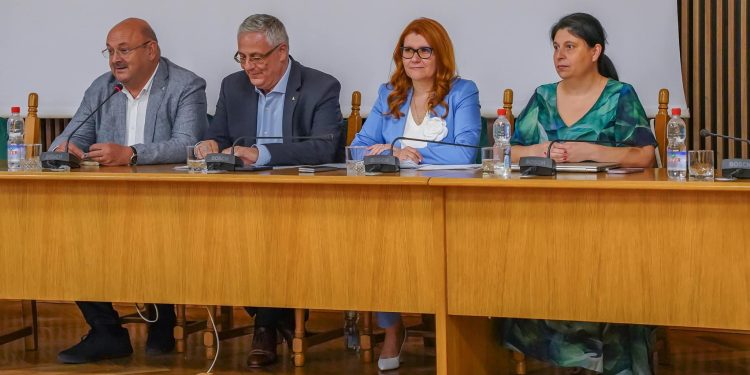 Întâlniri de lucru la Consiliul Județean Argeș pe tema implementării fondurilor europene în Regiunea Sud-Muntenia