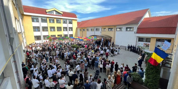 Primăria MIOVENI informează: ,,Tot ce trebuie să știe părinții și elevii despre anul școlar 2024/2025