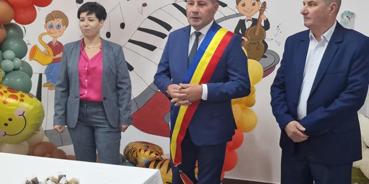 Dan Stroe: În fiecare an, Administraţia locală a investit în învăţământul brădean, pentru că am dorit să creem copiilor noştri conditii optime si corespunzătoare pentru desfăşurarea orelor de curs