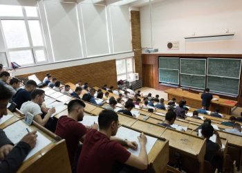 Locuri limitate în programul de masterat gratuit de la Mioveni