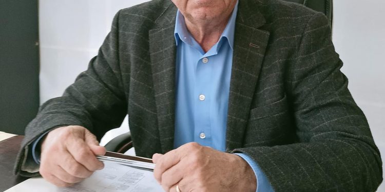 Aurel Costache, primarul ales al orașului Mioveni la alegerile din 9 iunie, și-a început astăzi oficial activitatea