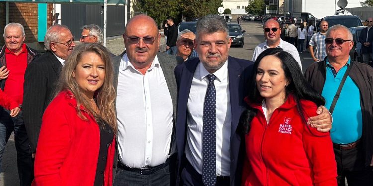 Ministrul Simona Bucura-Oprescu și președintele Ion Mînzînă, alături de premierul Marcel Ciolacu la depunerea candidaturii pentru președinția României