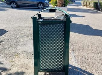 A început înlocuirea coșurilor de gunoi din zona centrală la Mioveni