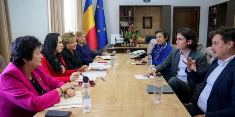 Ministrul Simona Bucura-Oprescu s-a întâlnit cu Alexandre Lourie, Director Internațional al Groupe SOS. Prioritate: Dezvoltarea economiei sociale în România