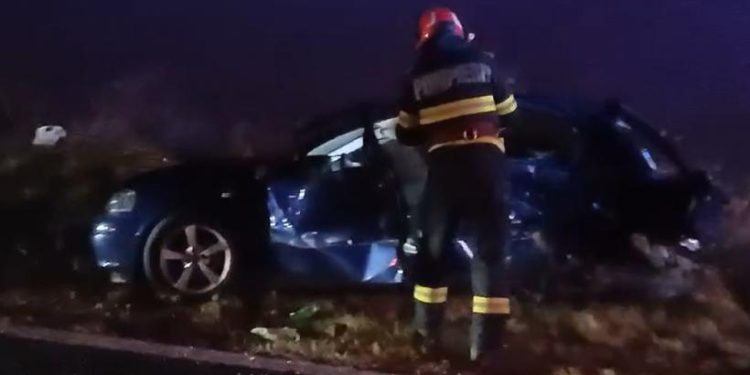 Doi oameni au fost răniți grav, în Argeș, în urma unui accident auto