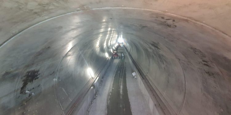 Autostrada Sibiu – Pitești: Primul tunel de pe secțiunea Tigveni – Curtea de Argeș este aproape de finalizare