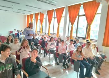 Poliția Locală Pitești – activitate educativă de promovare a nonviolenței, în școlile piteștene!