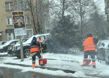 Deszăpezire în orașul Mioveni