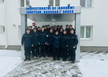 41 de elevi jandarmi în practică la Jandarmeria Argeș
