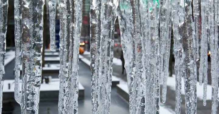 Mioveni: Atenție la țurțuri!