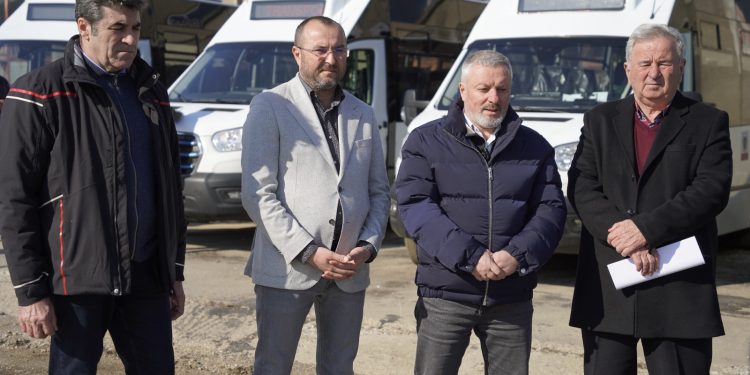 Microbuze electrice școlare la Budeasa și Căteasca