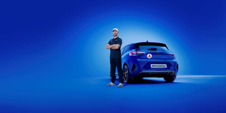 Renault îi sensibilizează pe șoferii tineri cu privire la riscurile vitezei excesive