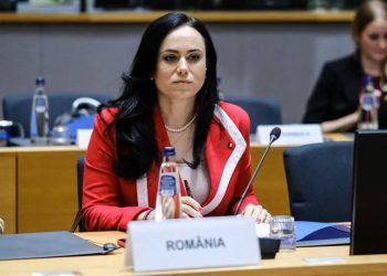 La mulți ani, Simona Bucura-Oprescu! Ministrul Muncii, felicitat de echipa PSD Argeș