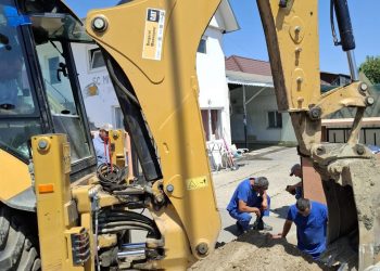 Branșament de apă ilegal identificat de Societatea APĂ CANAL 2000 SA la o spălătorie auto din orașul Topoloveni