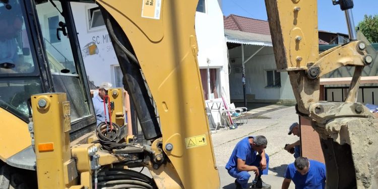 Branșament de apă ilegal identificat de Societatea APĂ CANAL 2000 SA la o spălătorie auto din orașul Topoloveni