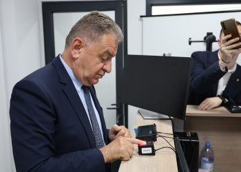 Cristian Gentea, prima cerere depusă pentru eliberarea Cărții Electronice de Identitate (CEI), la Pitești