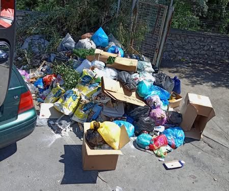 Pitești: Abandonarea deșeurilor, lângă containere, este strict interzisă și se sancționează!