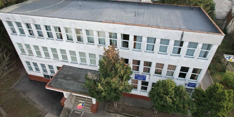 Predarea amplasamentelor pentru două proiecte de investiții majore în infrastructura educațională, la Pitești!