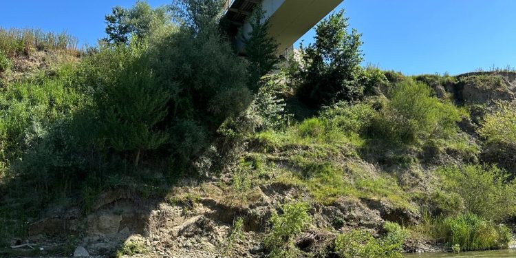 S-a predat amplasamentul pentru execuția pragului de fund și pentru stabilizarea malurilor la Podul Căteasca