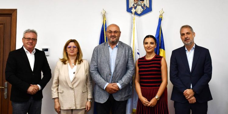 Întâlnire de lucru între conducerea Consiliului Județean Argeș și delegația Consulatului General al României la Barcelona
