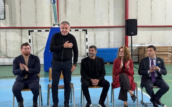 „Bullying-ul nu are loc în școlile noastre” – mesajul primarului Cristian Gentea pentru elevii de la „Brătianu”