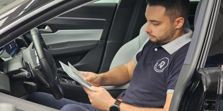 RAR: Mașinile utilizate pot fi vândute doar după ce au primit Cartea de Identitate a Vehiculului, eliberată de Registrul Auto Român