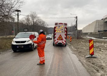 Continuă lucrările de reparații pe DN73C, în Argeș