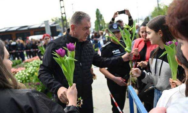 Edilul Cristian Gentea va împărți bulbi de lalea în Lunca Argeșului